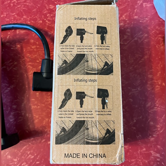 Foot Pump with Universal Schrader and Presta Valve and inflating Needle - Picture 12 of 14